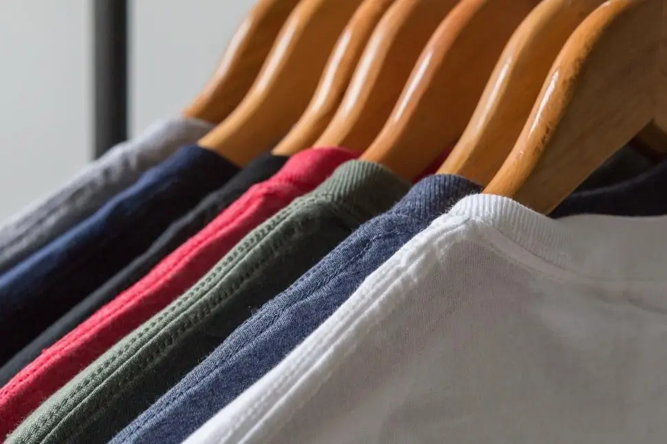 what clothes to hang or fold