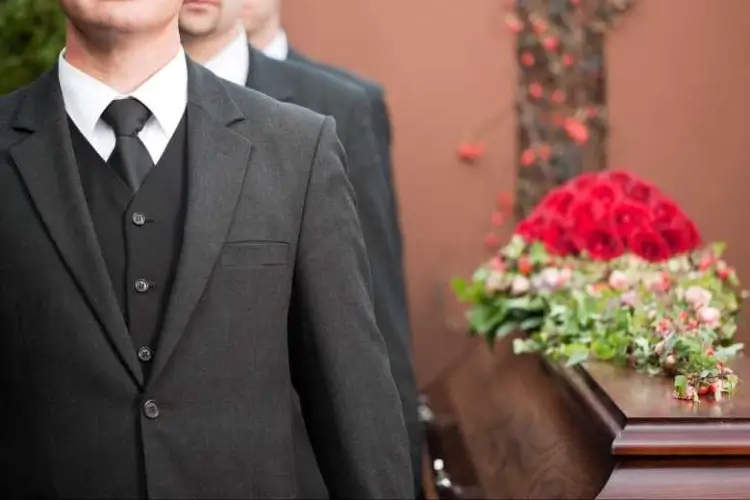 what do guys wear to a memorial service